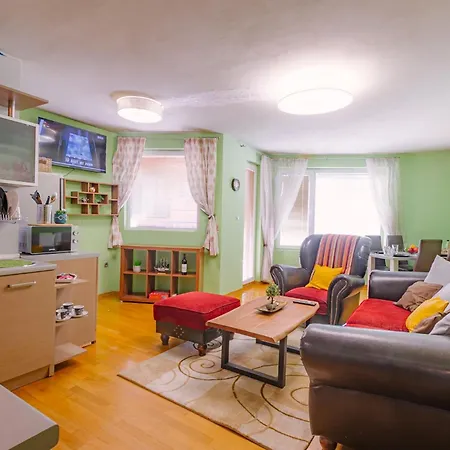 Apartament Center Spacious With Ac And Free Underground Parking *