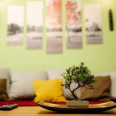 Apartment Centre With Free On-site Parking *