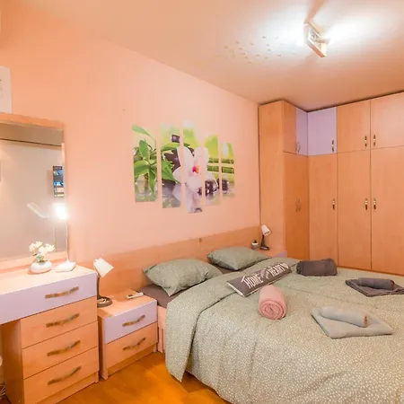 Centre With Free On-site Parking *