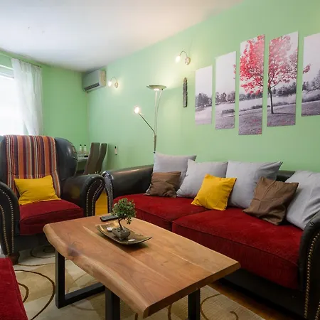 Appartement Center Spacious With Ac And Free Underground Parking *