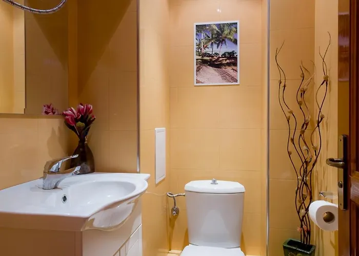 Centre With Free On-site Parking 索菲亞