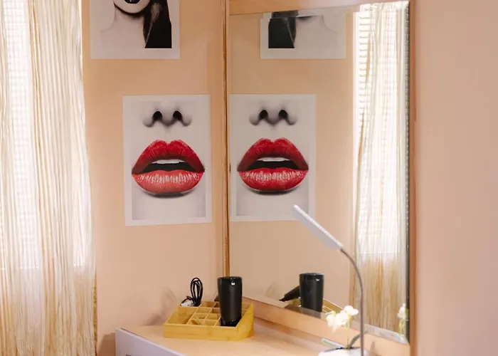 Centre With Free On-site Parking 公寓 *