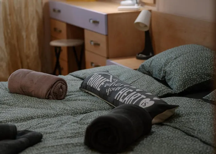 Centre With Free On-site Parking 公寓